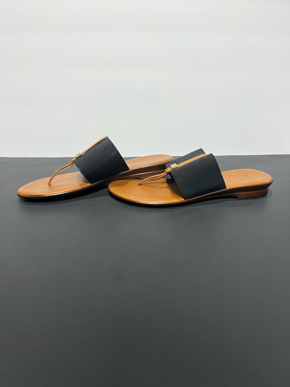 Italian Shoe Maker Tan Black Gold Stretch Women's Slip in Slide Thong Sandals - Picture 7 of 9